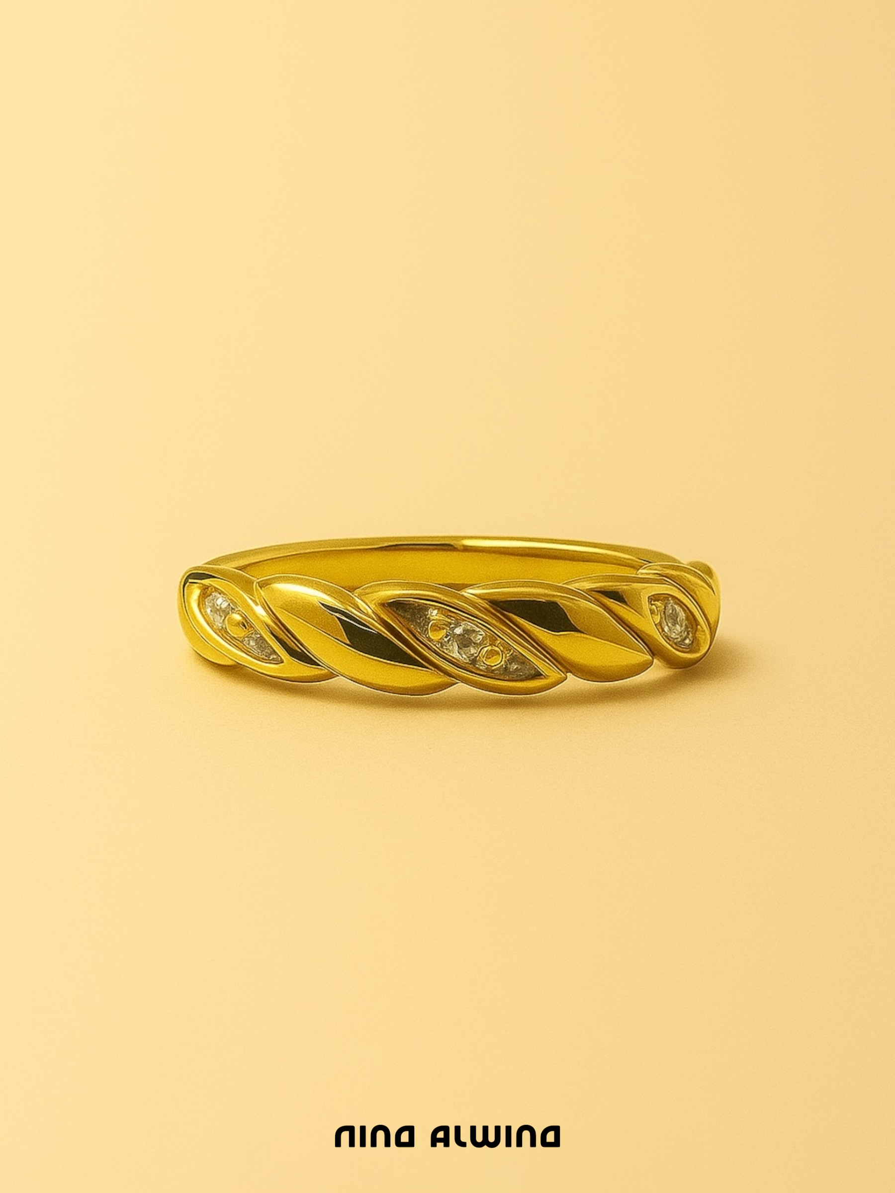 #68 8k Ring mit 3 Diamanten - RG 57