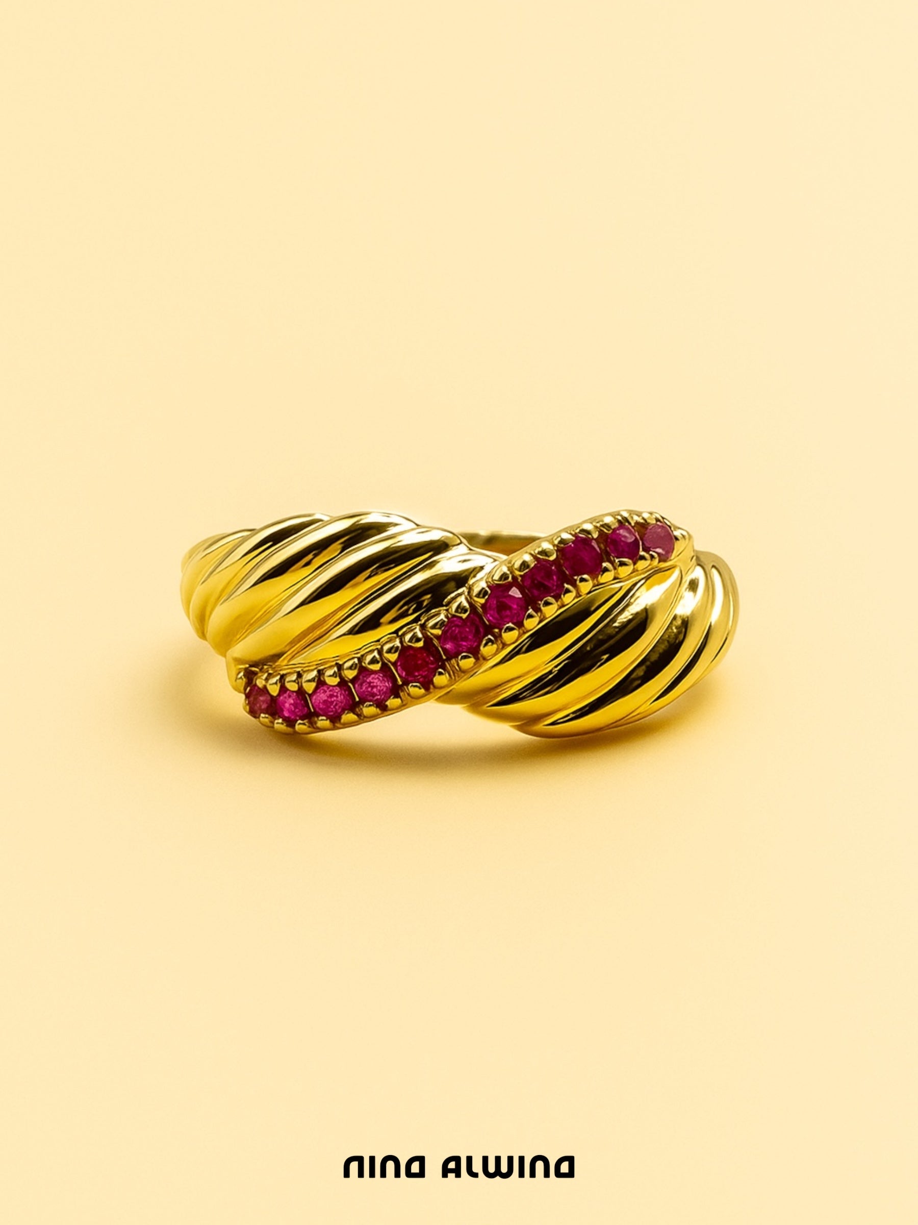 #134 9k Ring mit Rubinen - RG 56