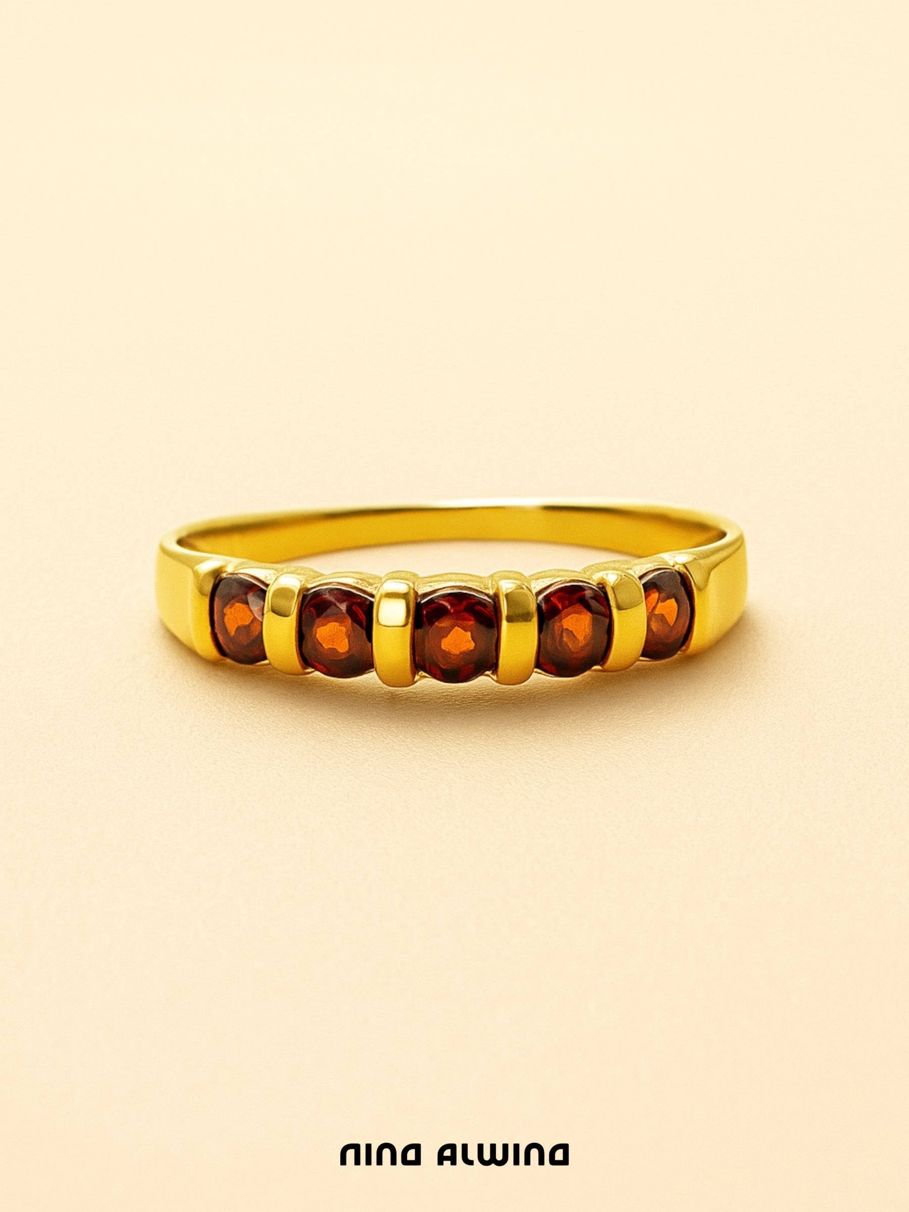 #154 8k Ring mit Granat - RG 56