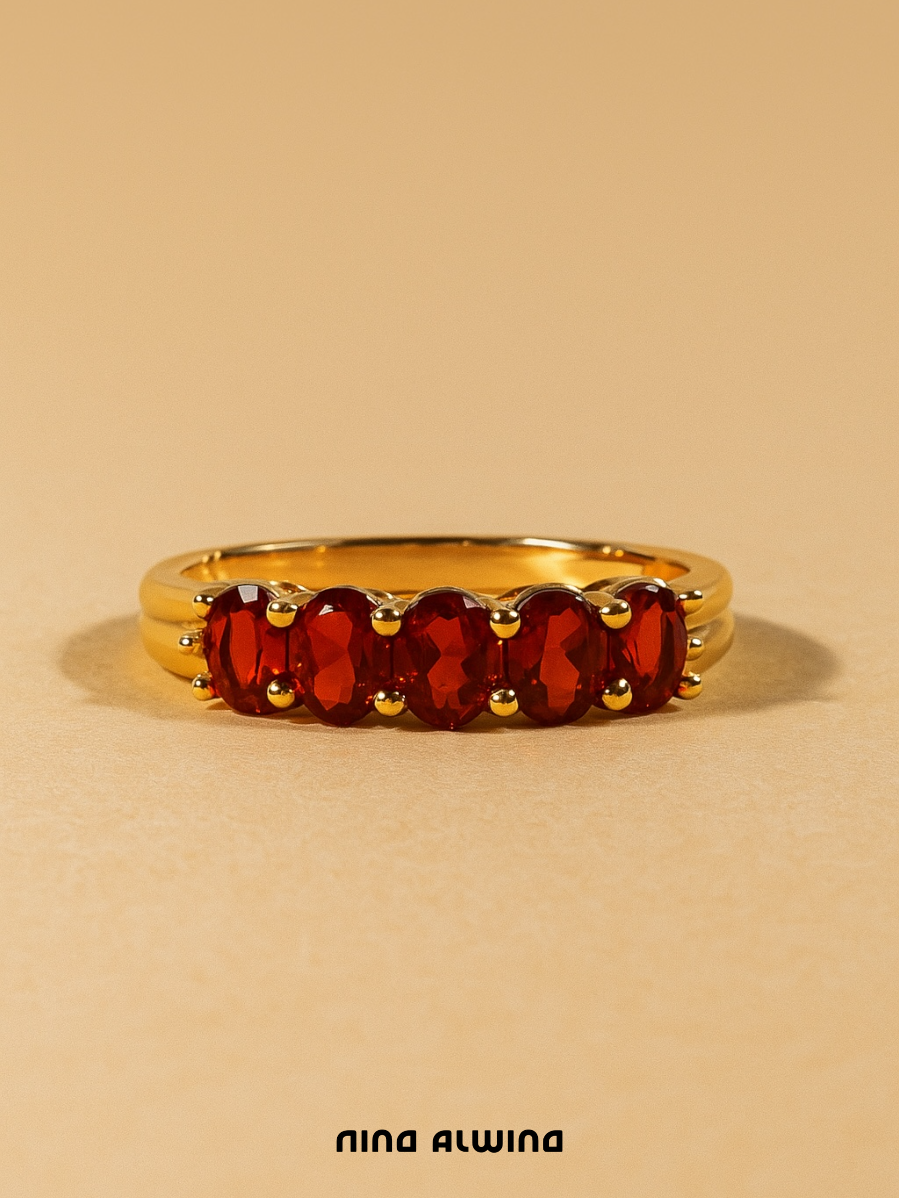 #174 8k Ring mit Topas & 2 Diamanten - RG 57