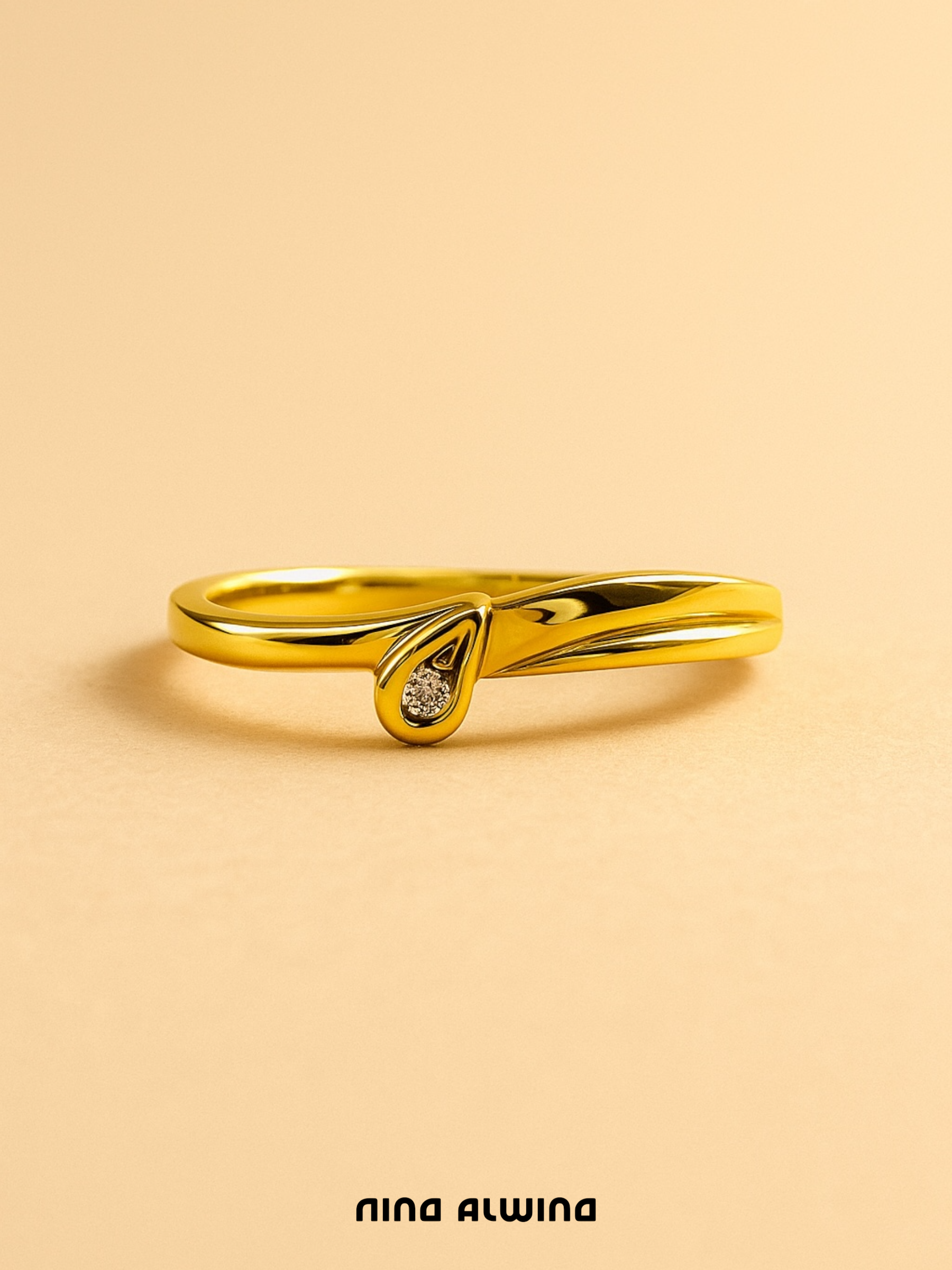 #176 8k Ring mit Diamant - RG 57