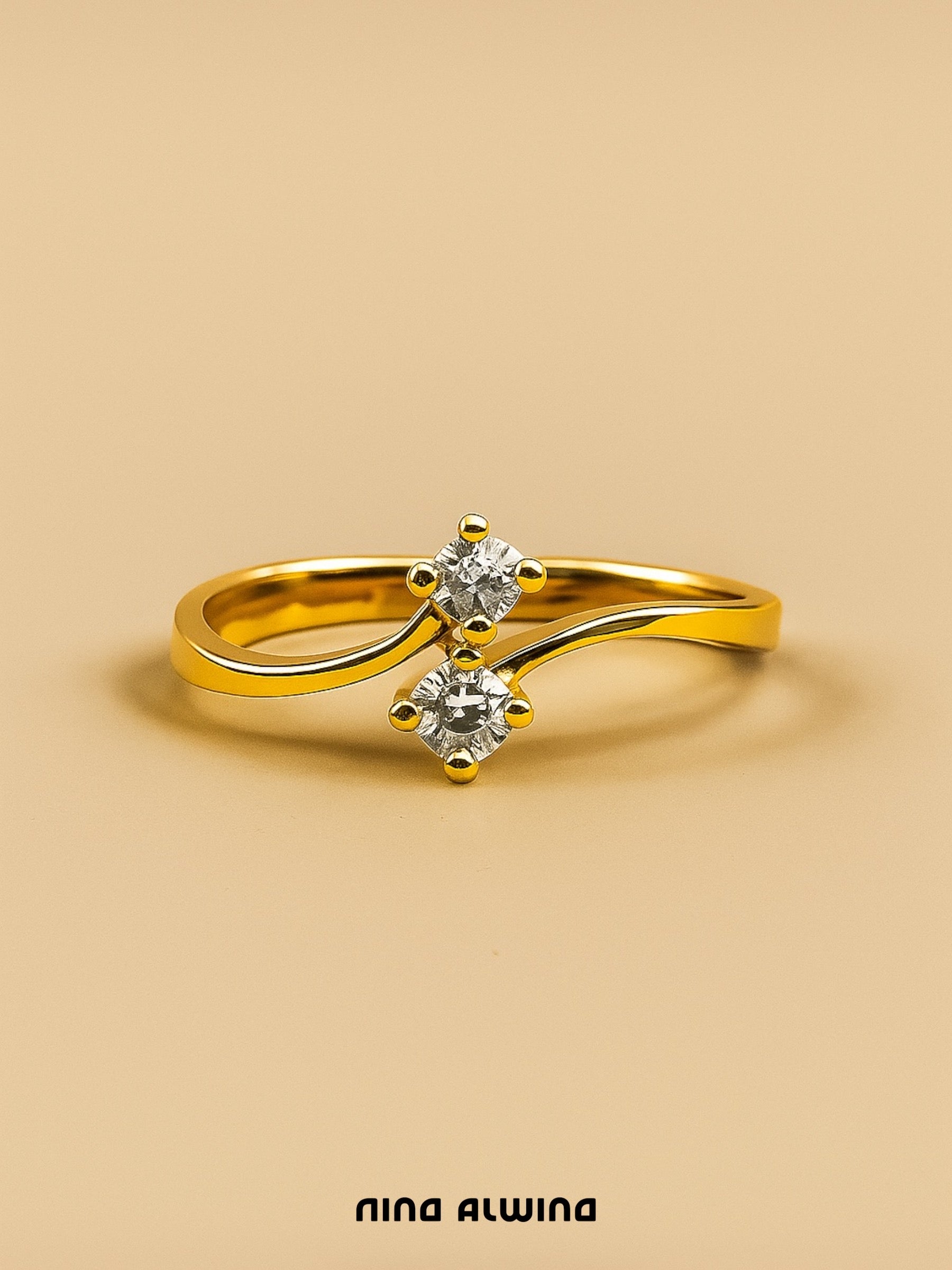 #224 14k Ring mit 2 Diamanten - RG 52