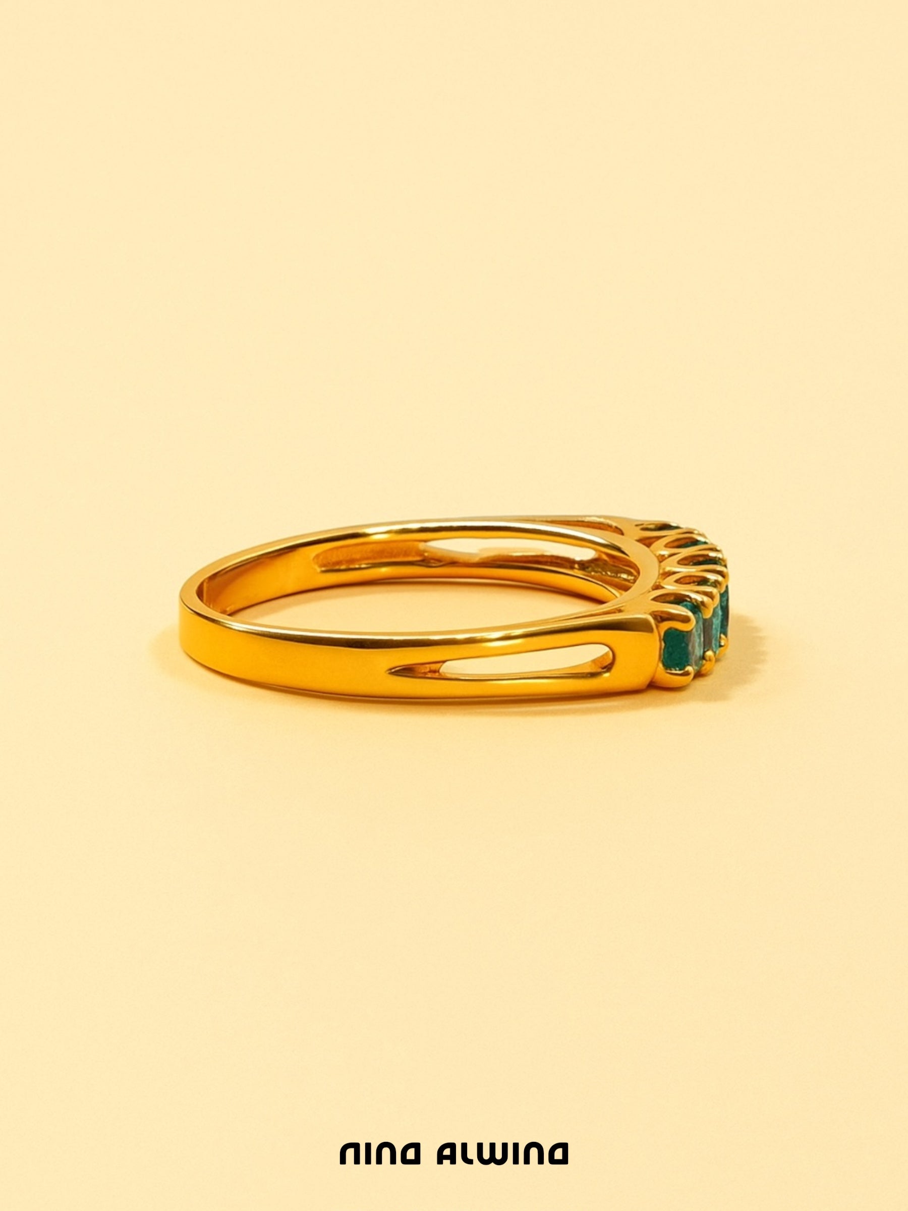 #263 8k Ring mit 5 Smaragden - RG 53