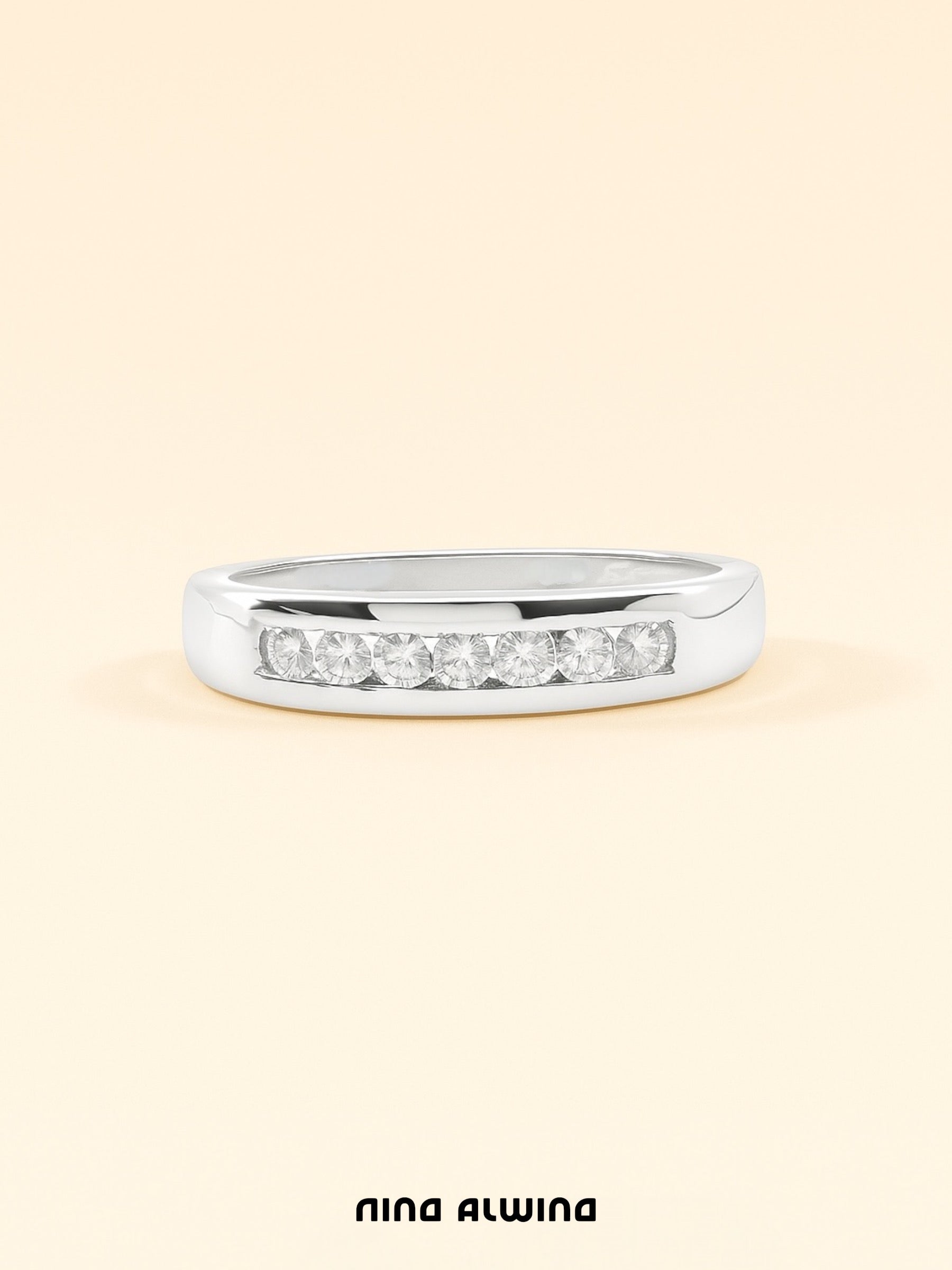 #298 8k Weißgold Ring mit 7 Diamanten - RG 53