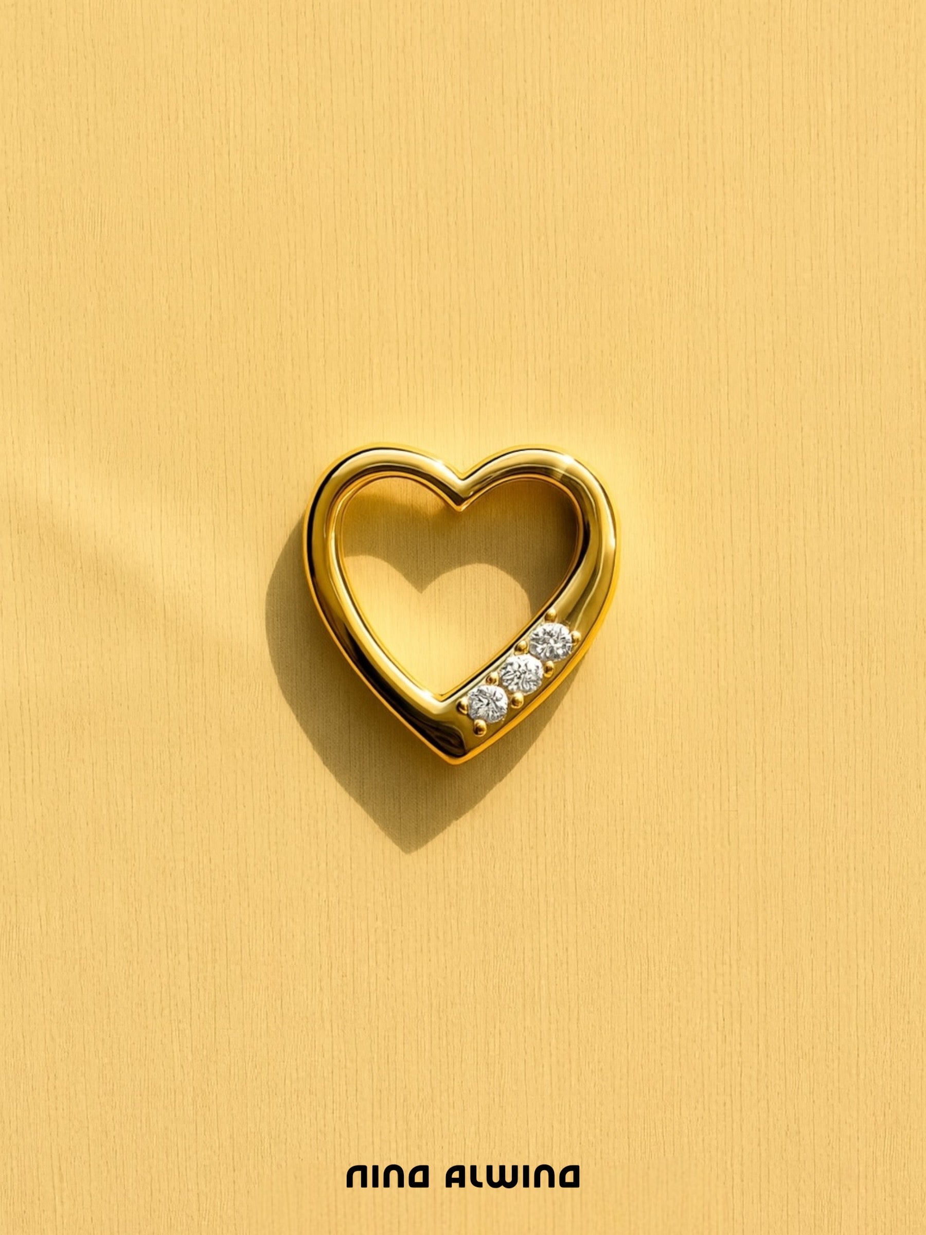 #336 8k Anhänger Herz mit 3 Diamanten  - 1,6cm