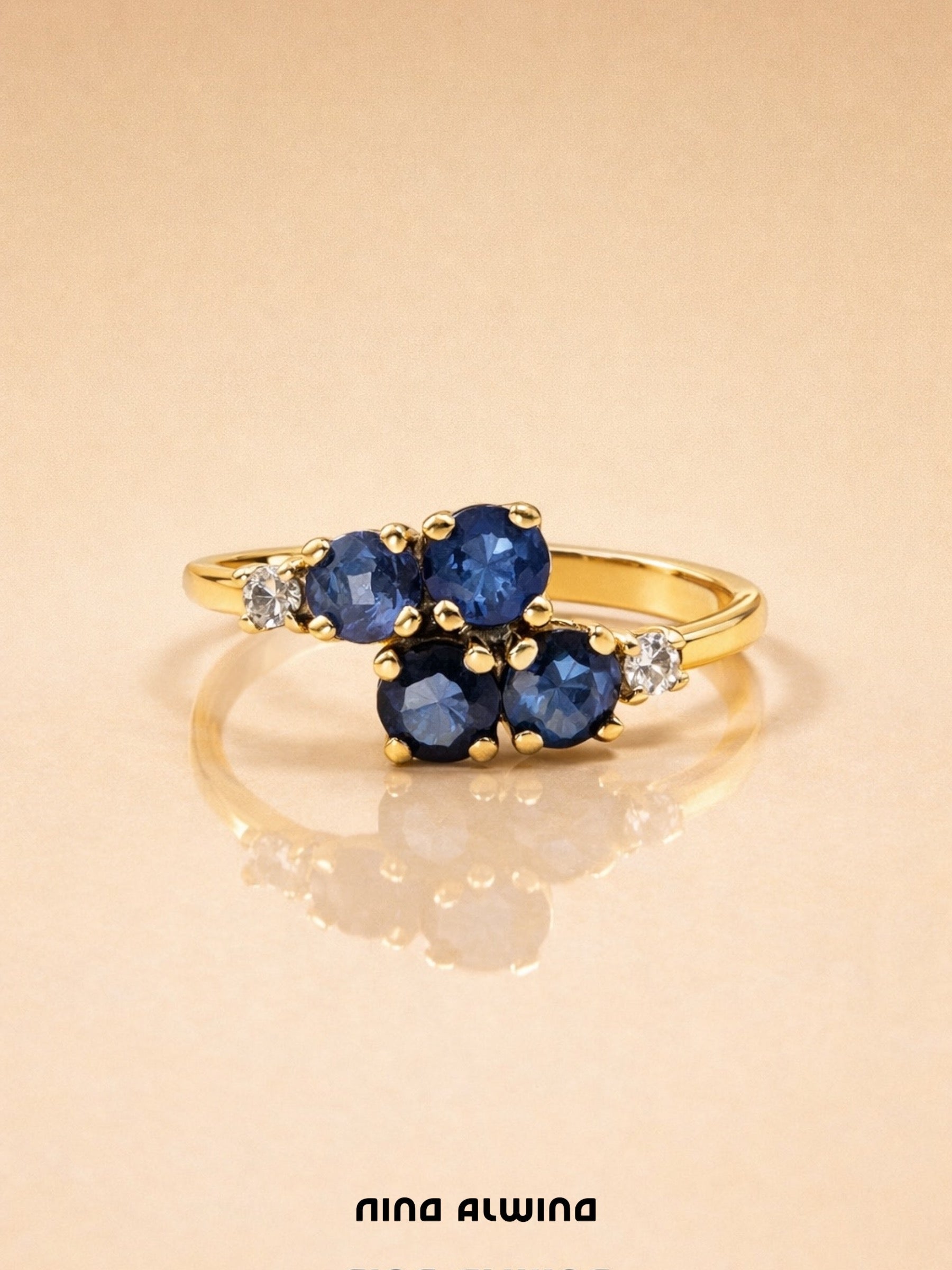 #498 8k Ring mit 4 Saphiren & 2 Diamanten - RG 52