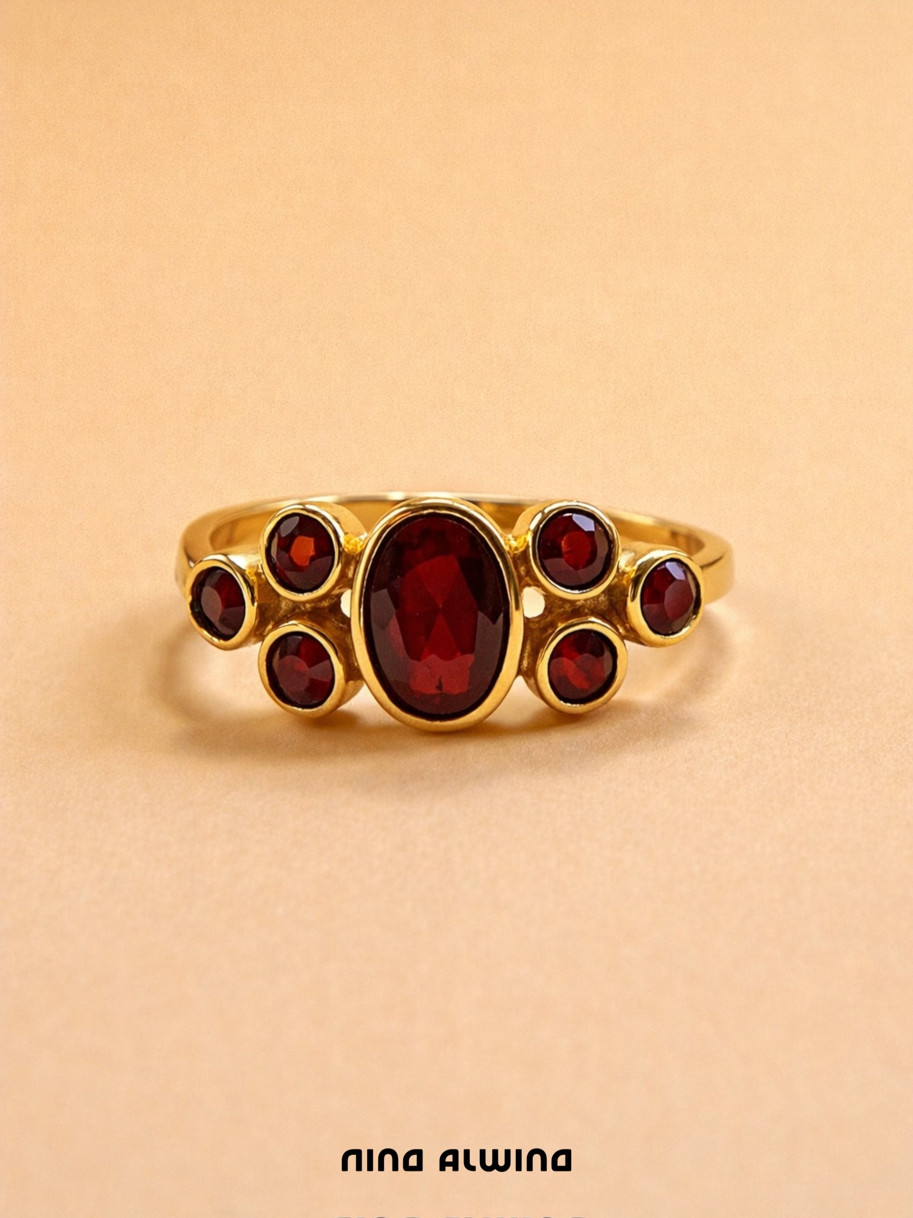 #551 8k Ring mit Granat - RG 50