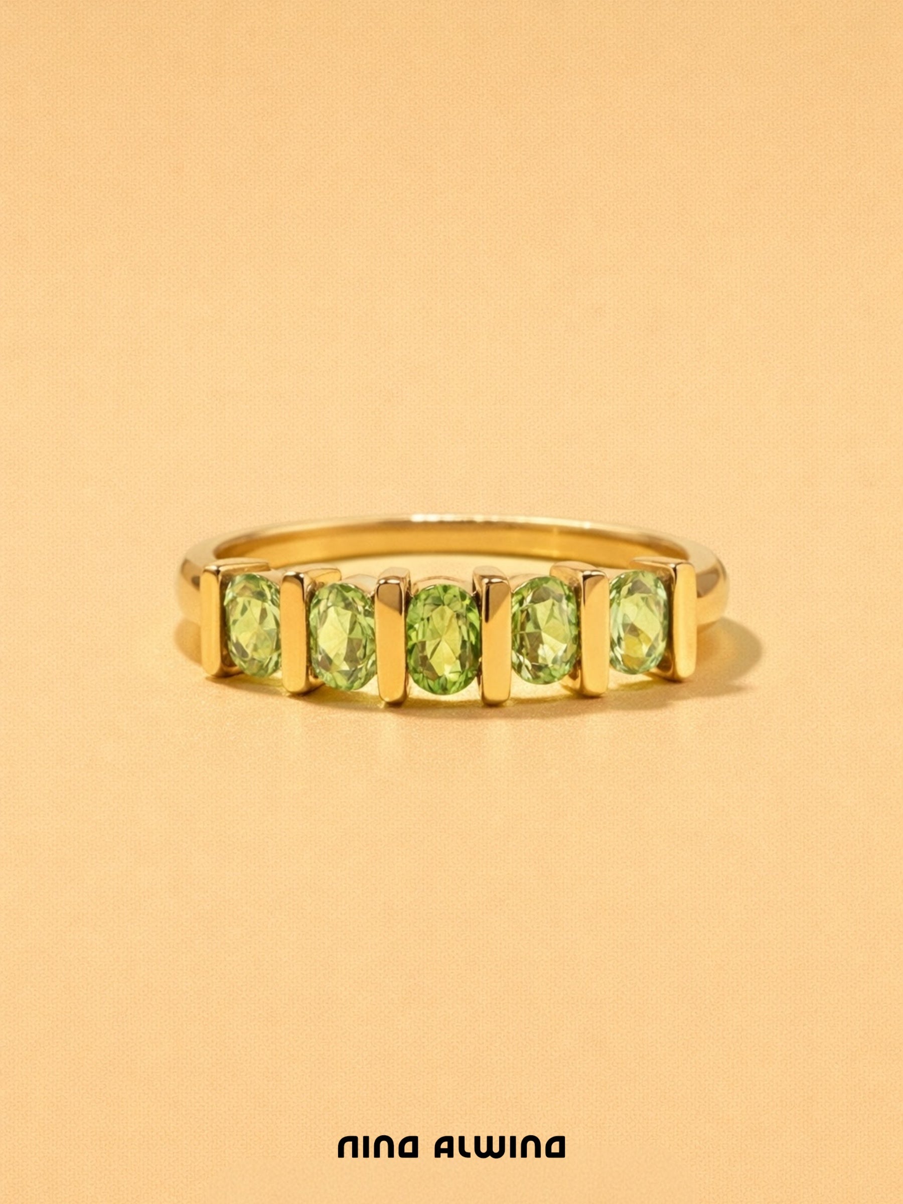 #613 9k Ring mit Peridot - RG 63