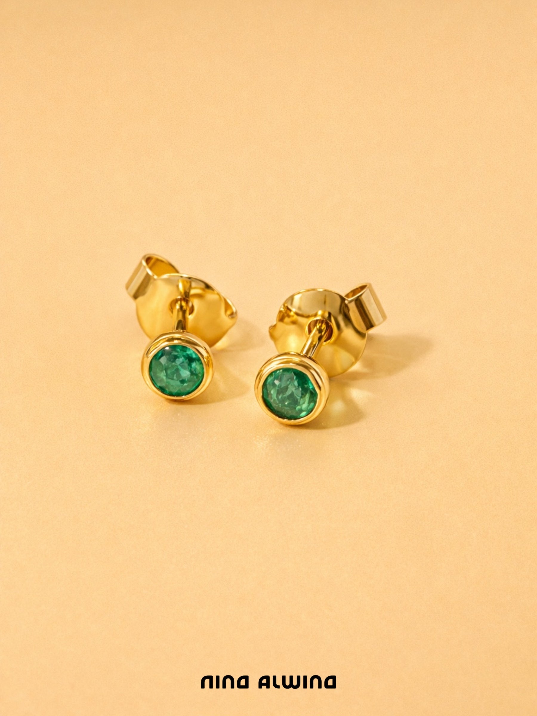 #637 8k Ohrringe Smaragd - 0.3cm