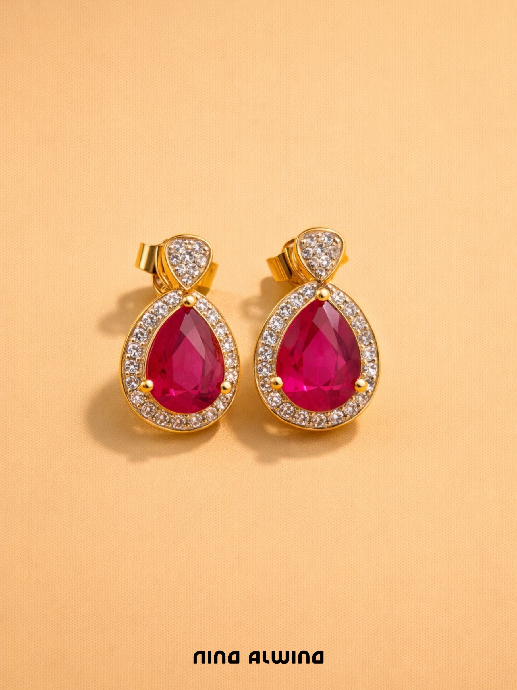 #641 9k Ohrringe mit Rubin & Diamanten - 1.4cm