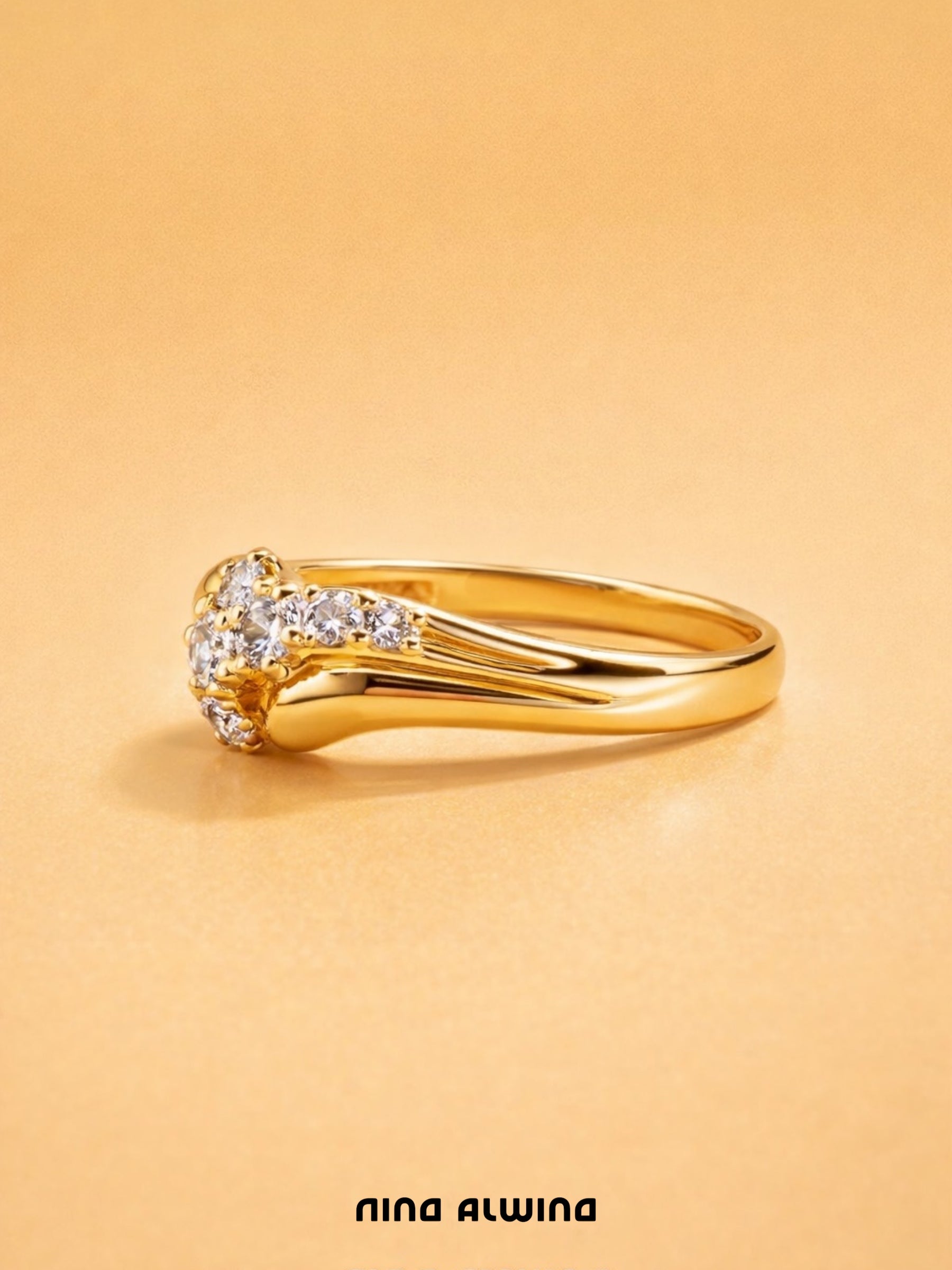 #705 14k Ring mit 9 Diamanten - RG 56