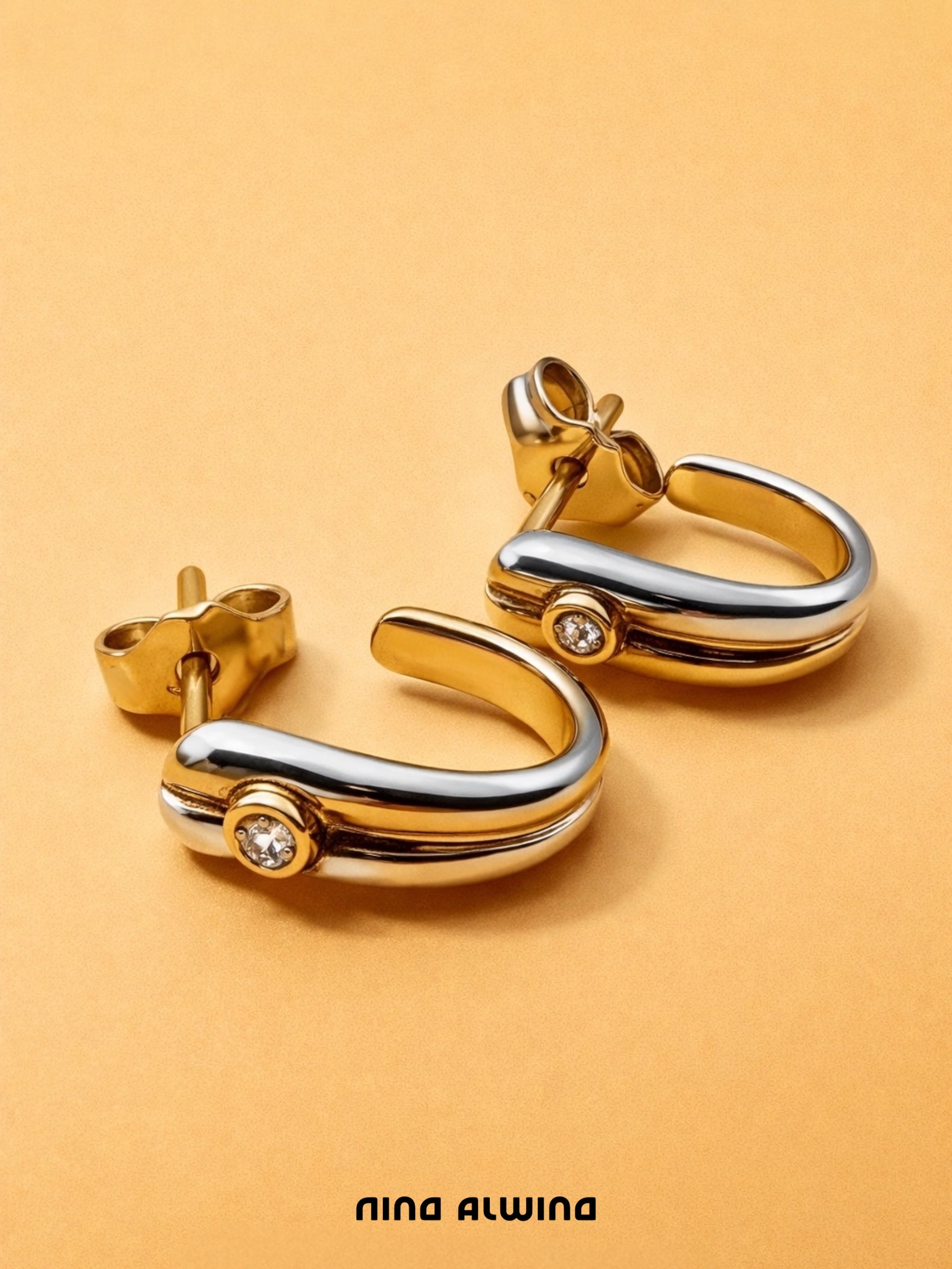 #735 8k Ohrringe mit Diamant - 1,3cm