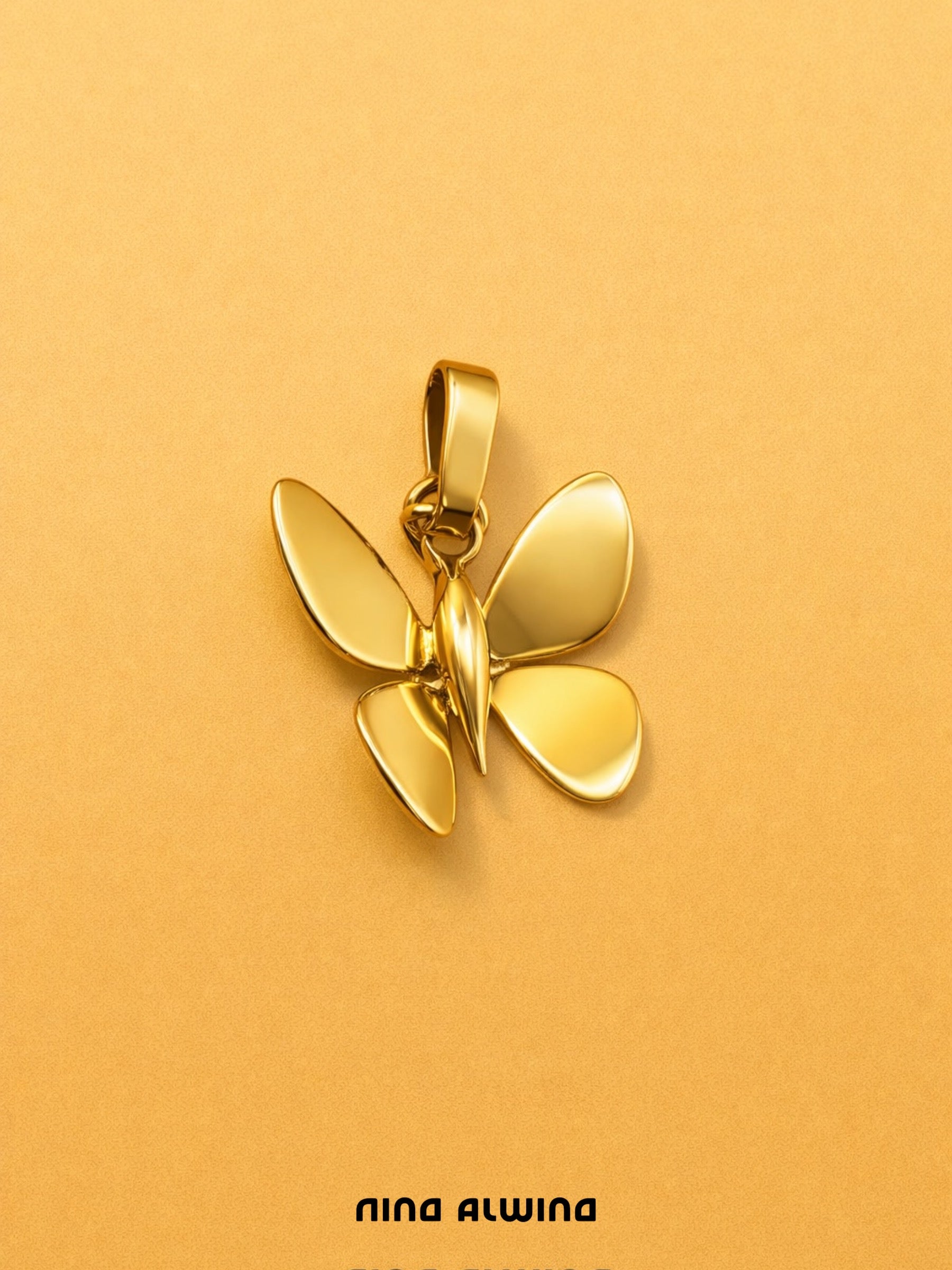 #740 8k Anhänger Schmetterling - 1.8cm