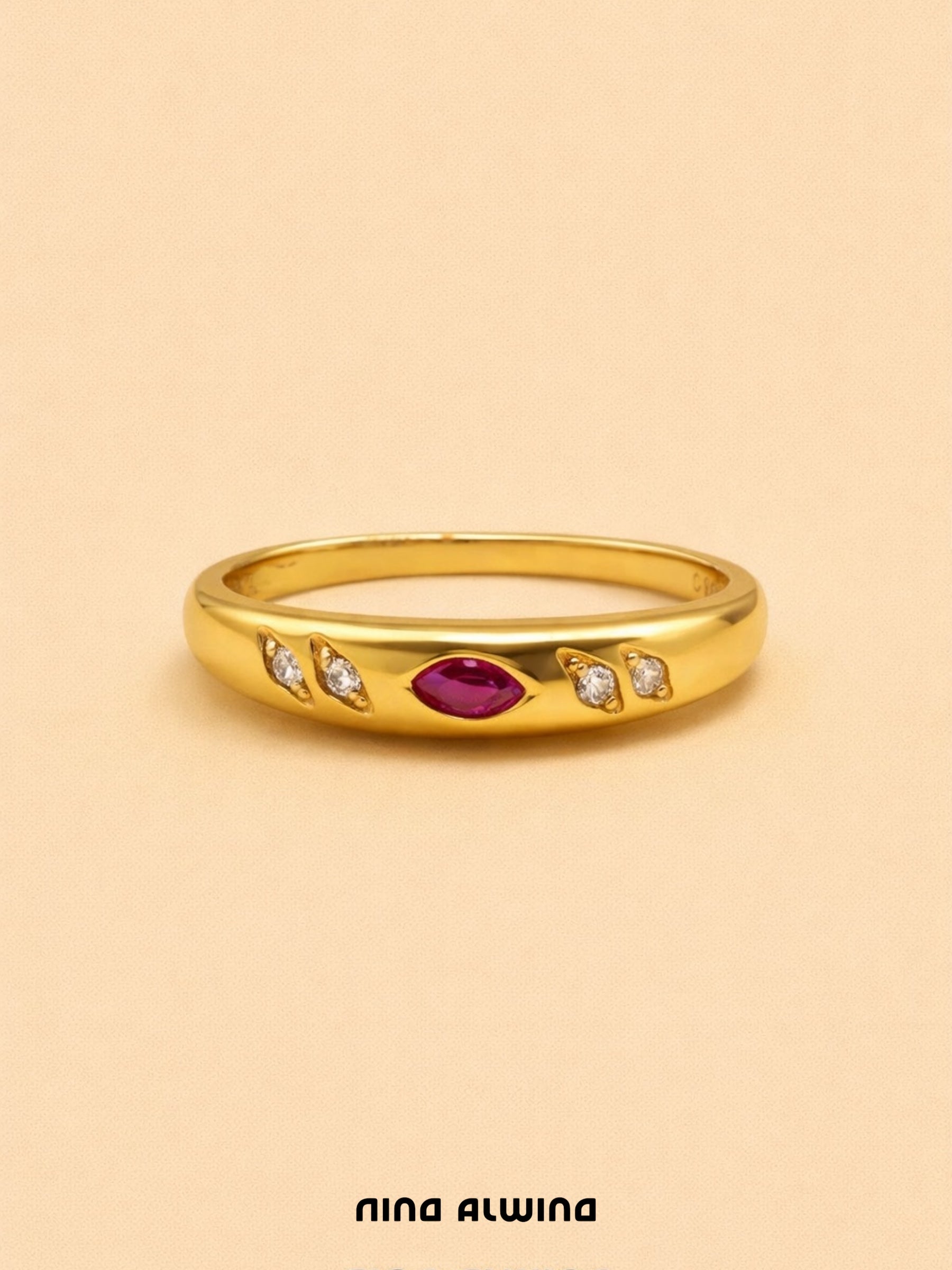 #812 8k Ring mit Rubin & 4 Diamanten - RG 51.5