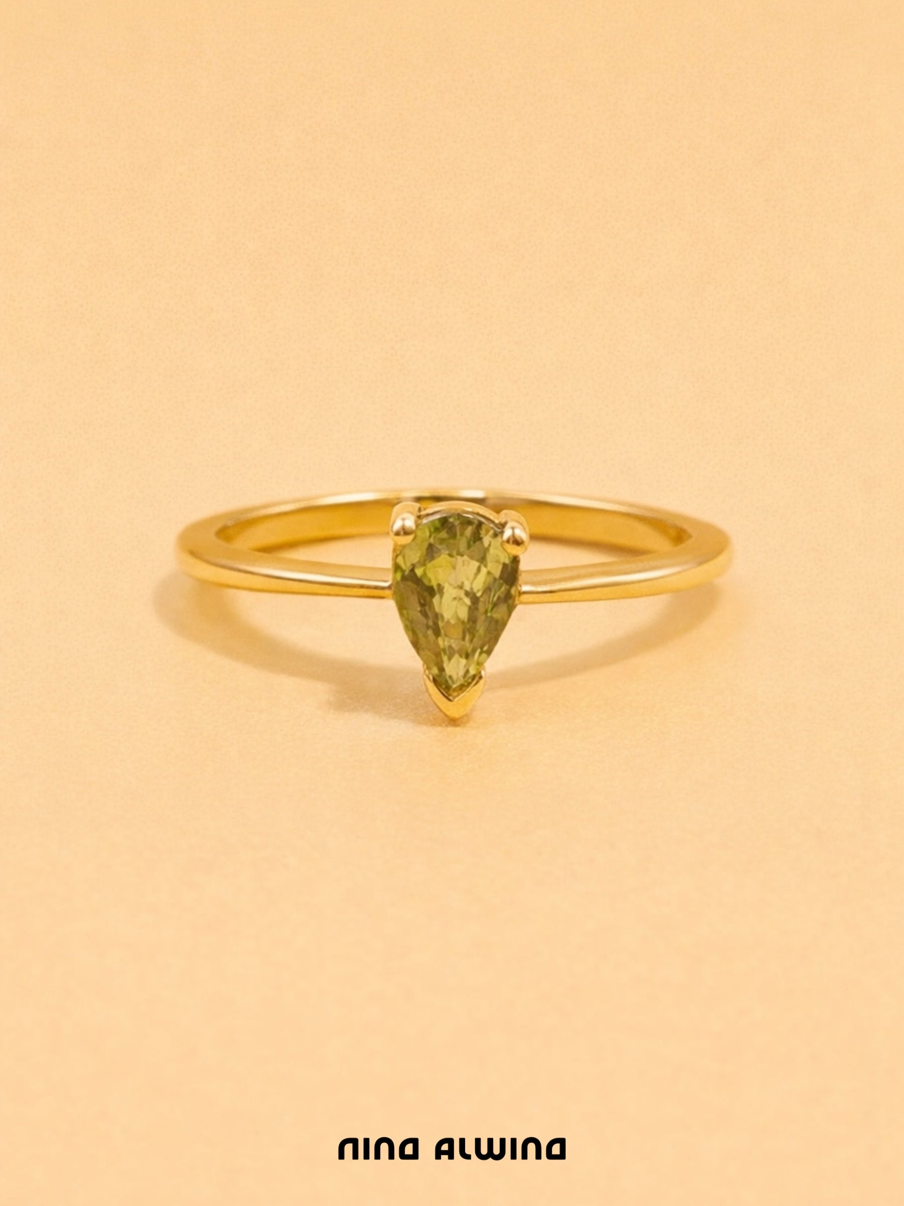 #844 Massiver 8k Ring mit Peridot - RG 54